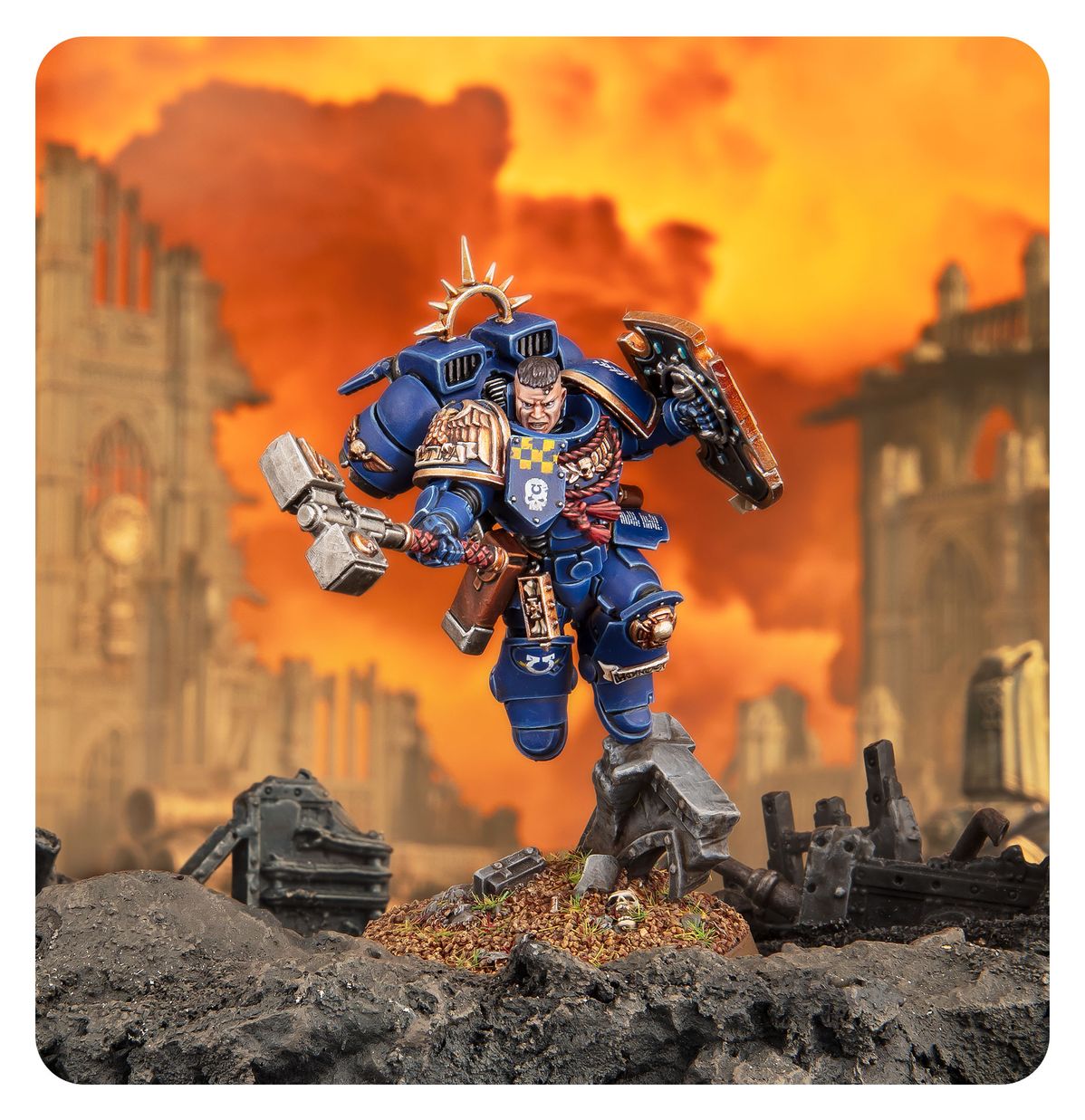 Space Marines: Captain (w/ Jump Pack and Relic Shield)